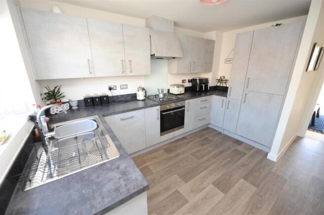 2 bed Semi-Detached for sale Image 9