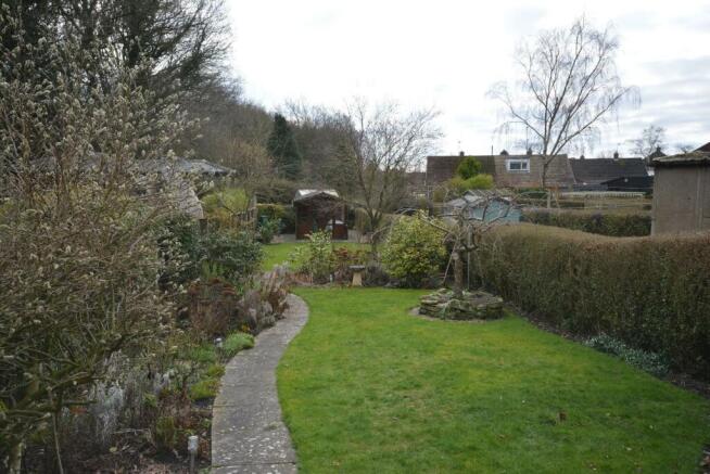 REAR GARDEN 02.JPG