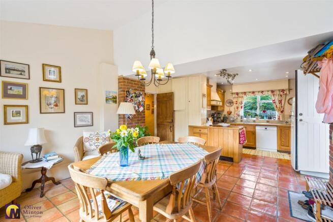 KITCHEN / BREAKFAST ROOM