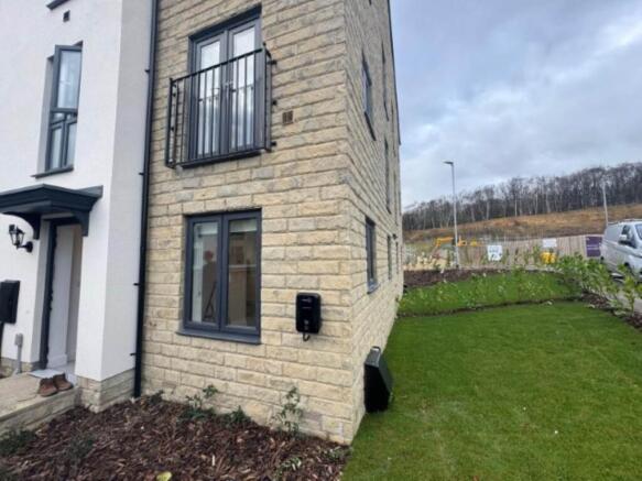 2 bed House to rent Image 5