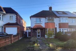 43, Gloucester Gardens, Cockfosters, Enfield EN4 0QN