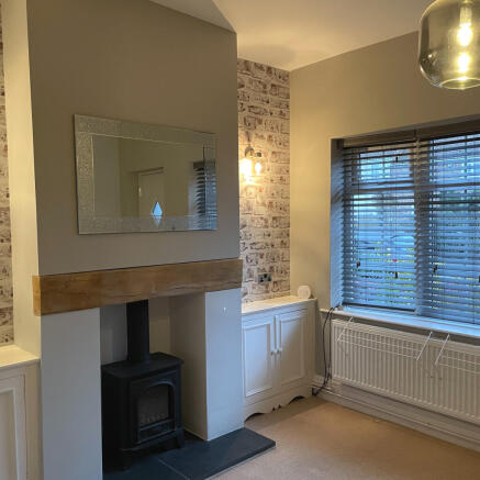 2 bed House to rent Image 5