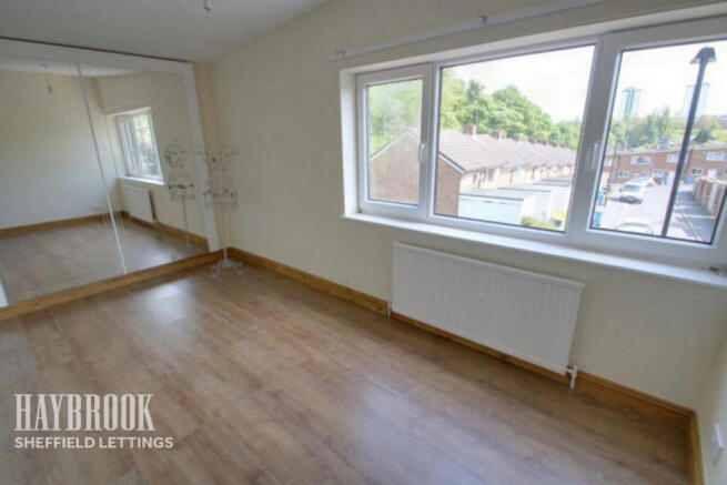 3 bed Terraced to rent Image 7