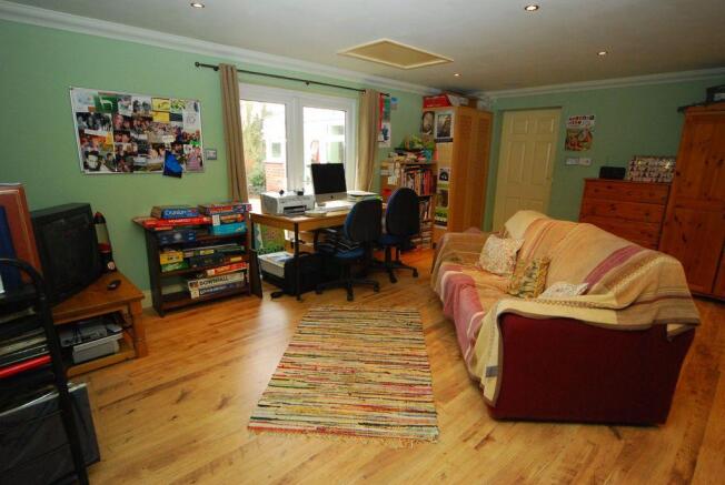 Photo 10