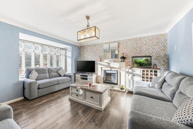 4 bed Detached for sale Image 4