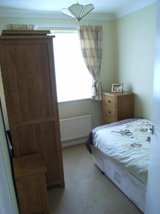 BEDROOM 2