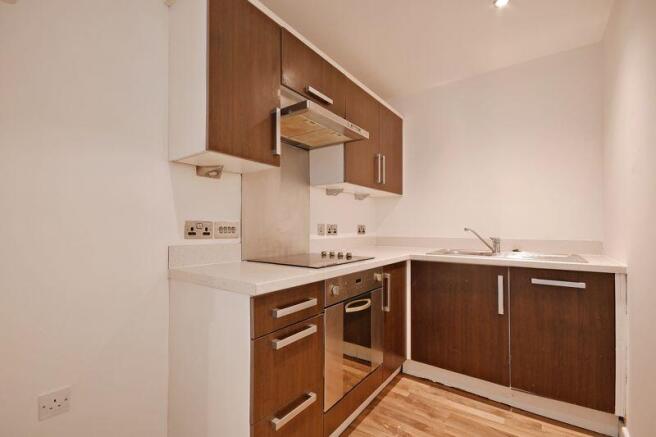 2 bed Apartment to rent Image 5