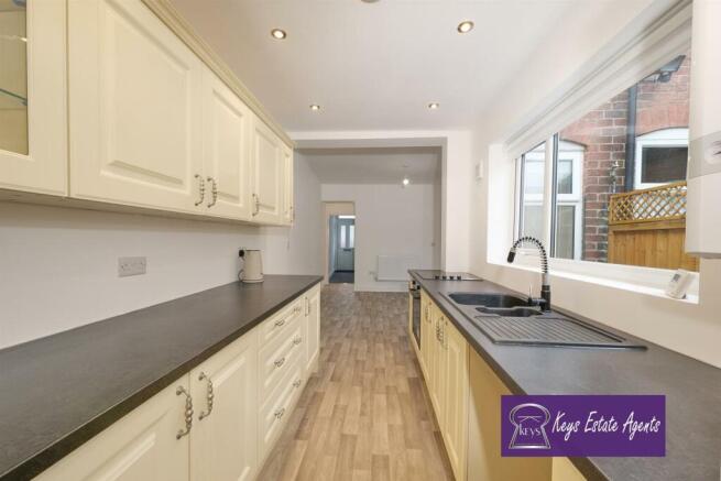 Kitchen 3.jpg