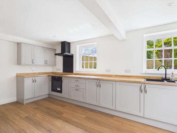 3 bed Terraced for sale Image 10