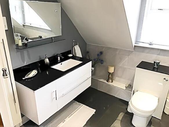 bathroom 4.jpg