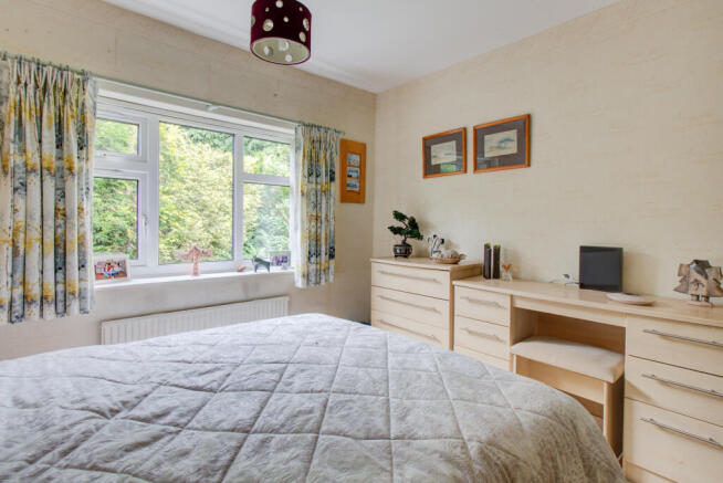 5 WILLOW CLOSE-18