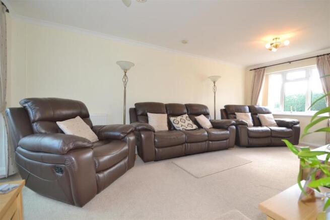 lounge2.jpg