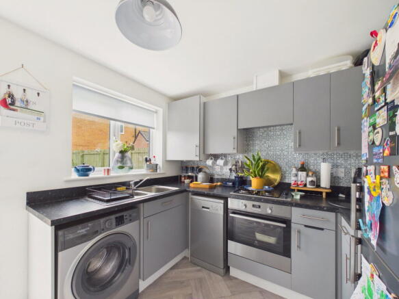 3 bed Semi-Detached for sale Image 9