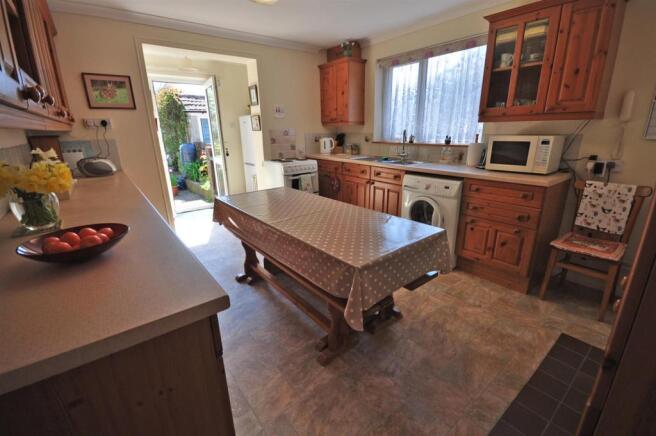KITCHEN BREAKFAST ROOM