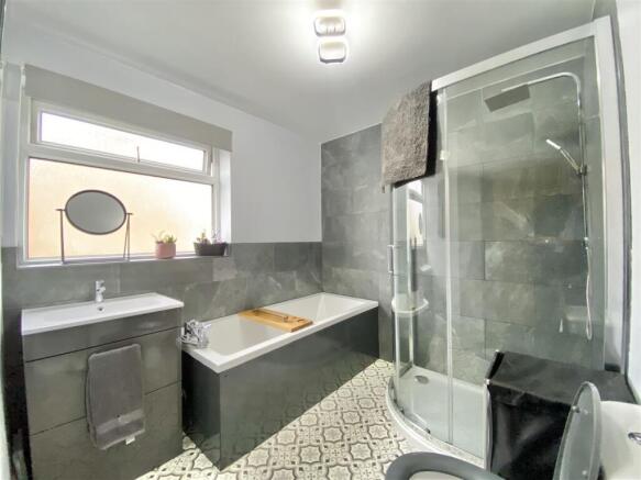 2 bed Detached Bungalow for sale Image 9