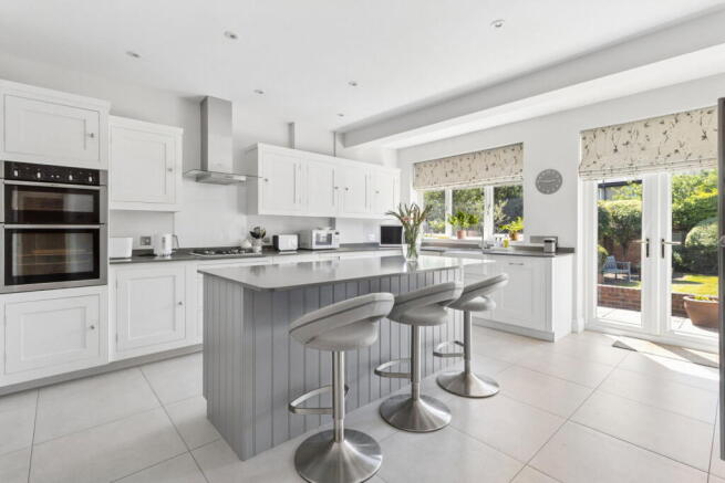 Rosecroft Walk, Pinner, HA5 1LJ photo 4