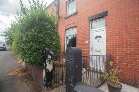 City Road, Wigan, WN5
