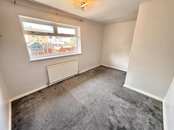 3 bed House to rent Image 10