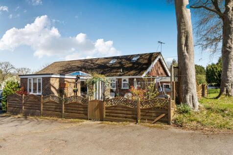 Broome Close, Headley, KT18