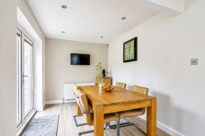 3 bed Semi-Detached for sale Image 8