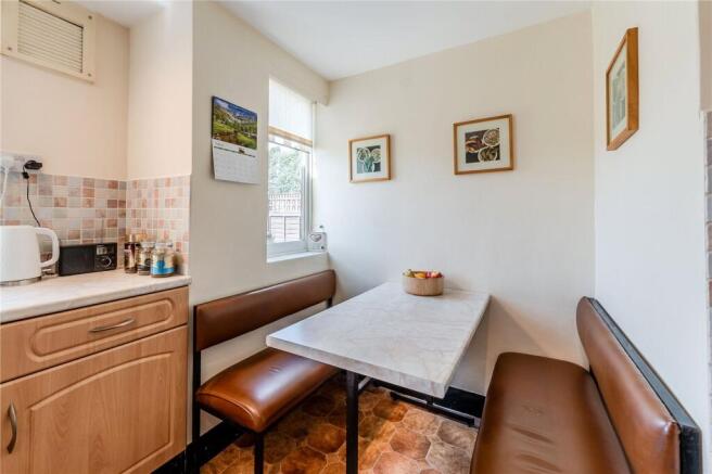 4 bed Detached for sale Image 6