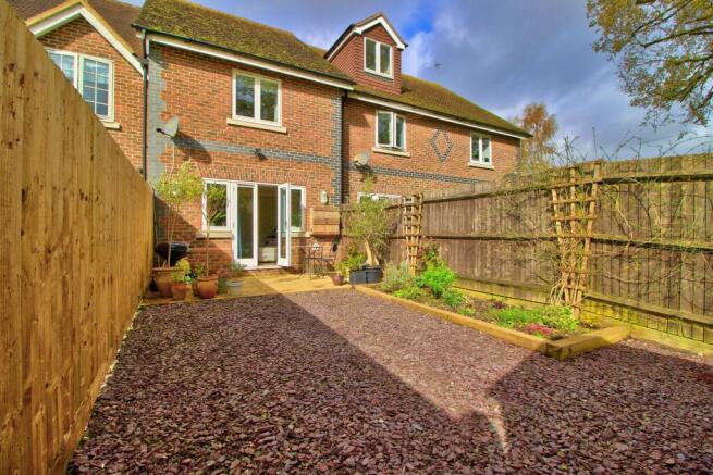 Low-maintenance garden
