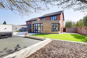 6, Court Gardens, Nottingham NG2 7SN