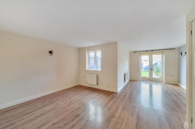 1373091-8-68ff4db...