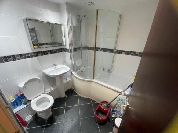 1 bed Flat Share to rent Image 5