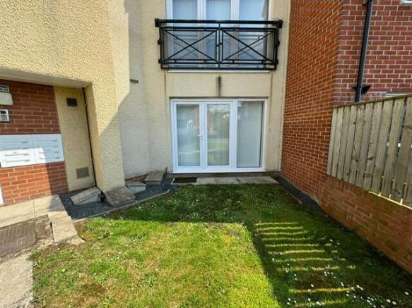 2 bed Ground Flat for sale Image 12