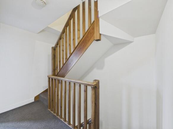 3 bed Town House for sale Image 9