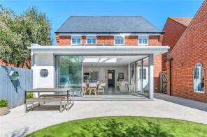 10, Alexander Avenue, Littlehampton BN16 4PQ