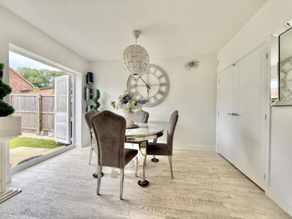 4 bed Detached for sale Image 6