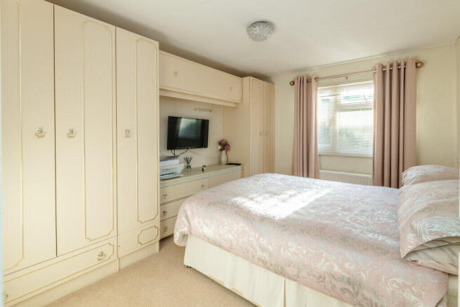 2 bed Detached for sale Image 8