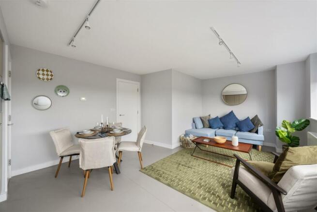 Flat 14 Vinny Court Hi-5.jpg