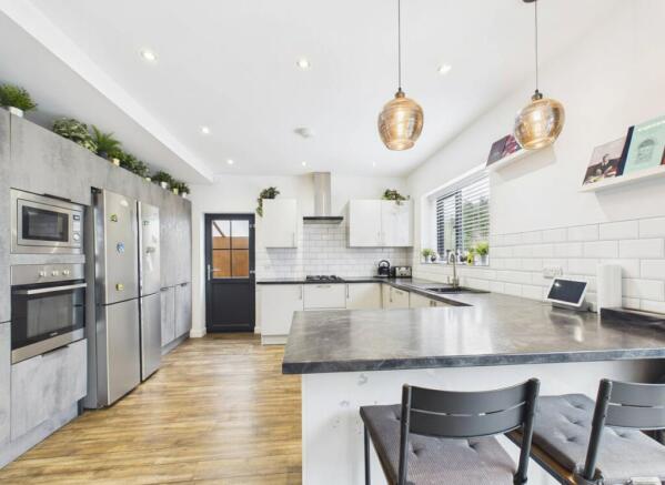 cam03830g0pr0267still016001