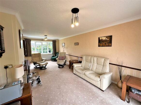 Living Room 016