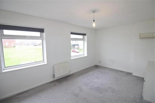 2 bed End of Terrace to rent Image 7