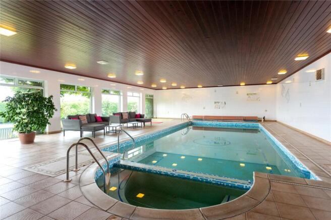 6 bed Detached for sale Image 4