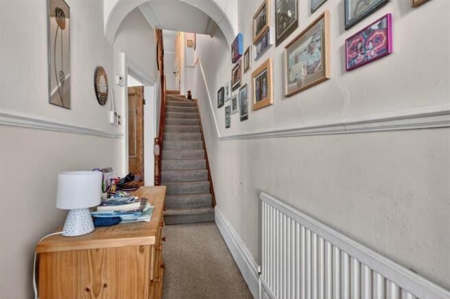 5 bed Semi-Detached for sale Image 7
