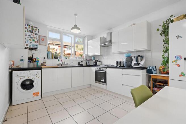 3 Foss Road, London SW17 kitchen 2.jpg