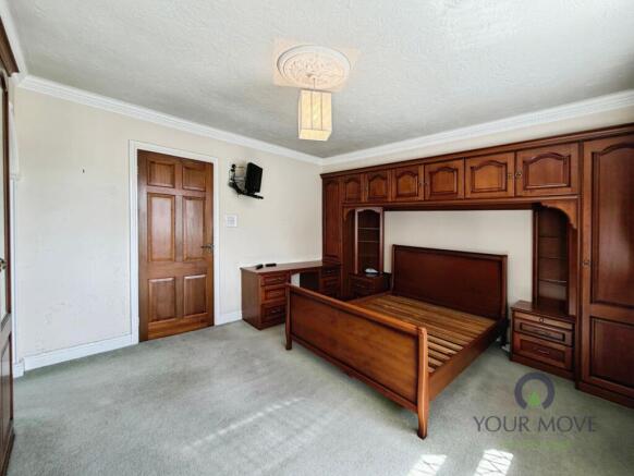 4 bed Bungalow for sale Image 9
