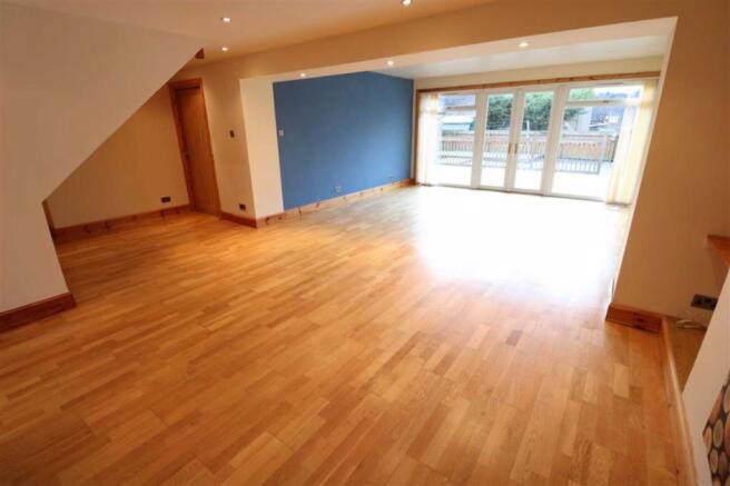 Lounge/Family Room