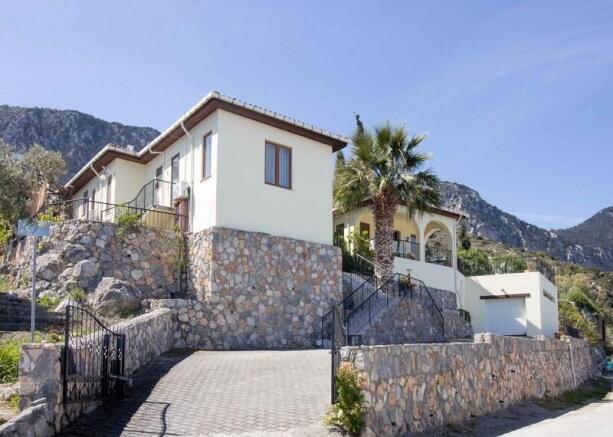 3 bedroom bungalow + swimming pool + air conditioning, travertine marble + large terrace + outstanding panoramic views + Title deed in owner's name, VAT paid Image 9999 2