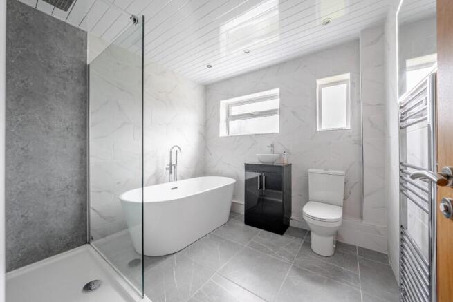 3 bed Detached for sale Image 11