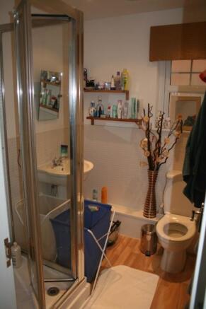 Bed 2 en suite