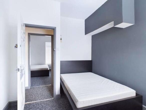 2 bed Terraced to rent Image 11