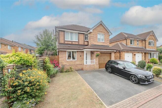 4 bed Detached for sale in pudsey