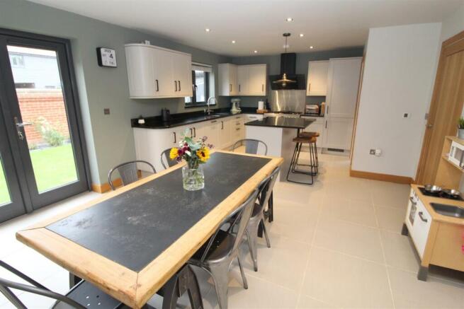Kitchen/Dining Room