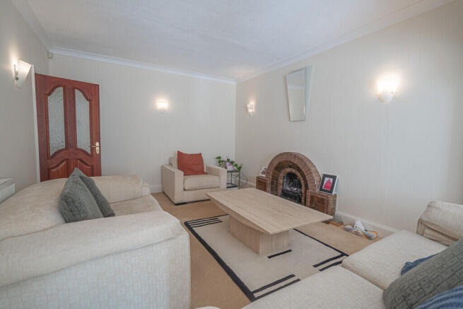 Vernon Avenue, Hansworth Wood photo 4